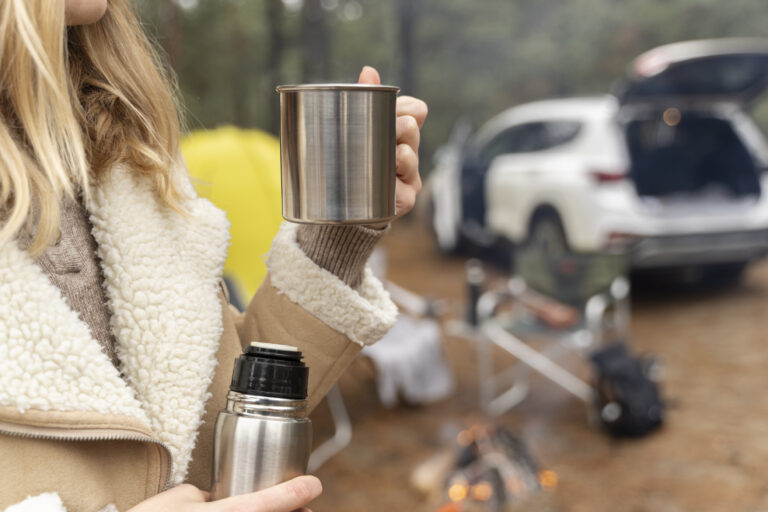 La tendencia de las tazas metálicas personalizadas